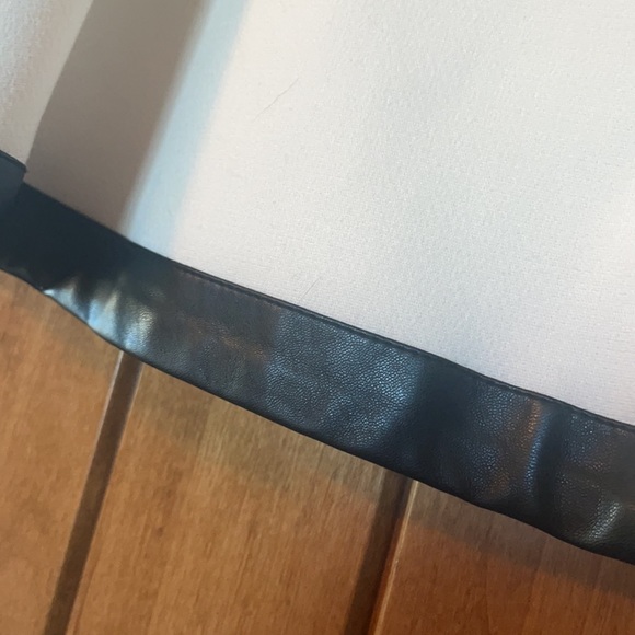 Leather trimmed satin-lined power skirt - Picture 3 of 4